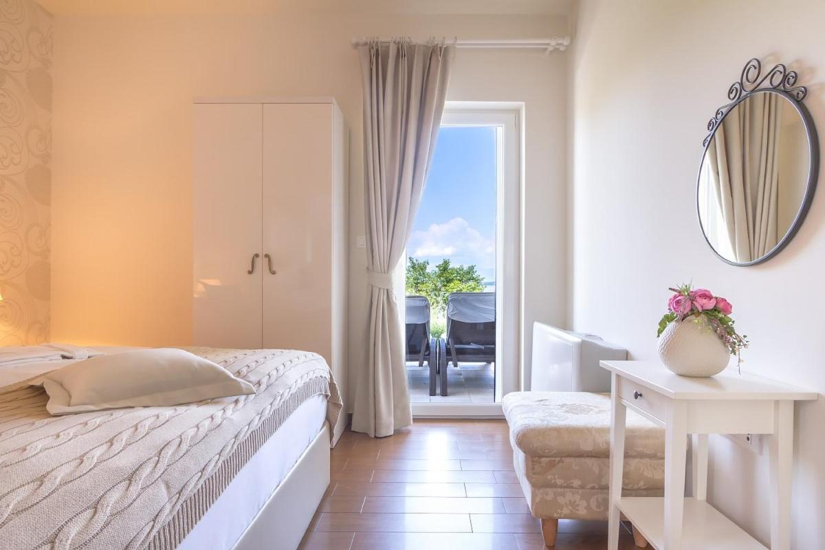 Luxury Apartments Villa Luce Malinska Ngoại thất bức ảnh